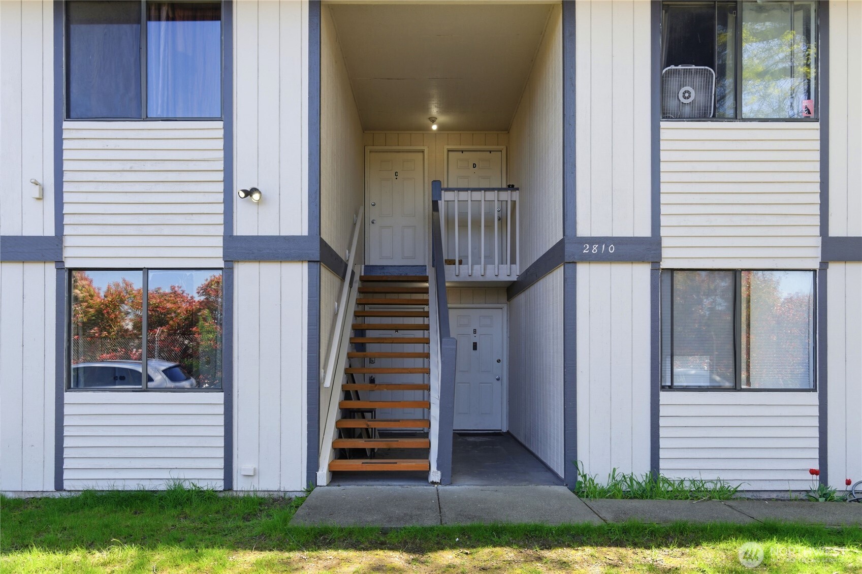 2810 D Place Property Photo 3