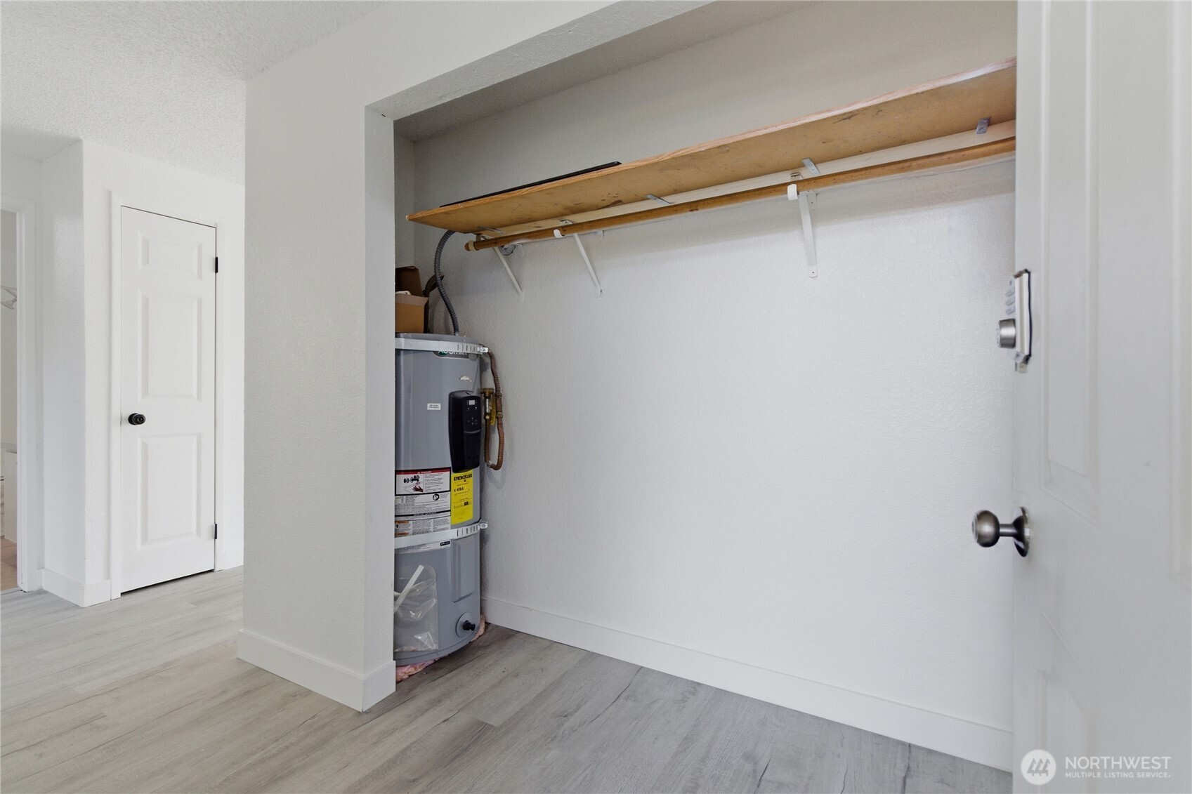 2810 D Place Property Photo 4
