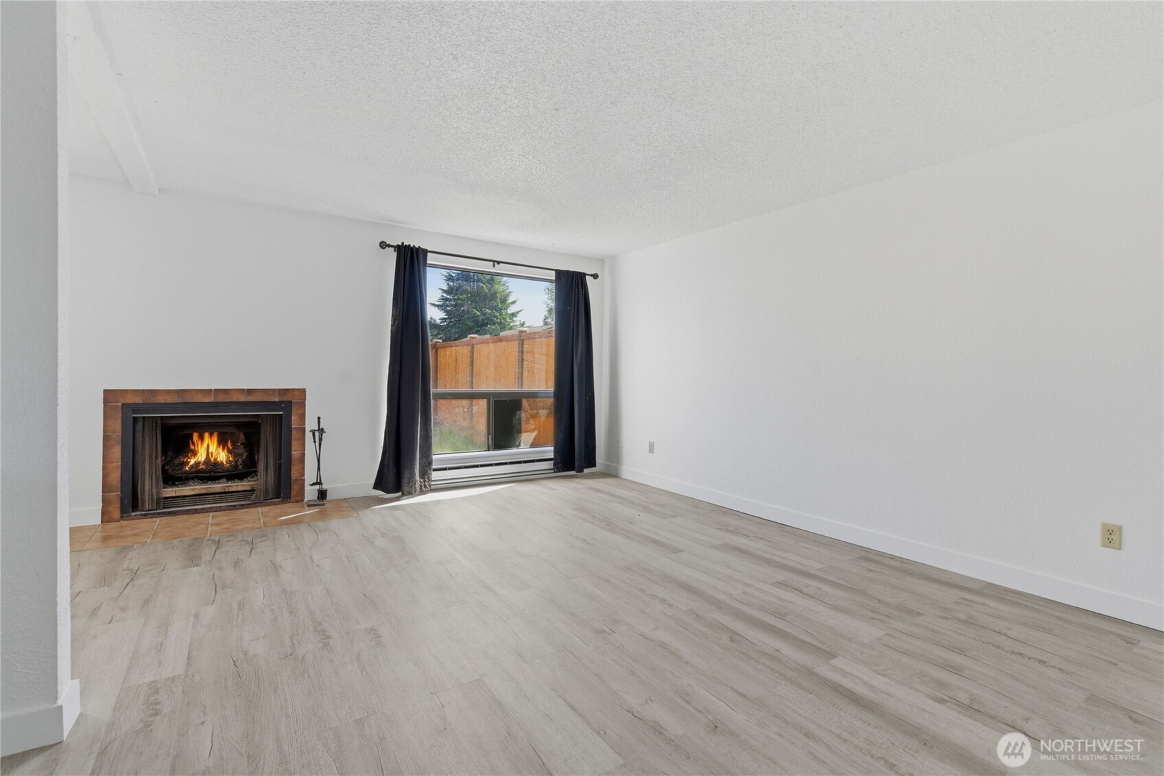 2810 D Place Property Photo 6