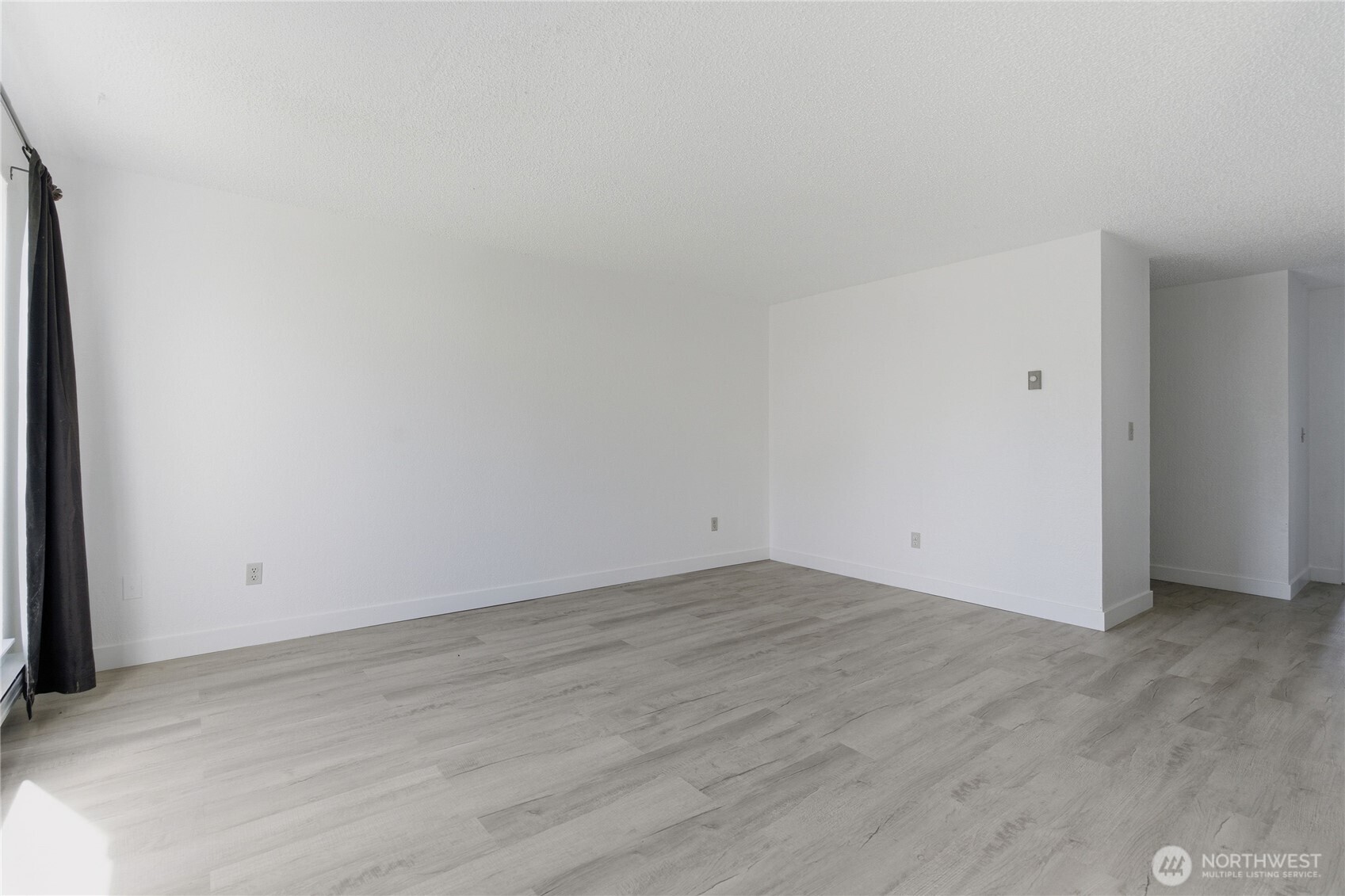 2810 D Place Property Photo 8