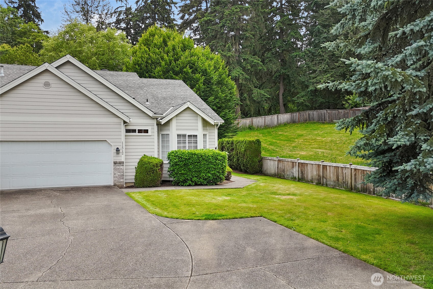 11512 88th Avenue Property Photo 2