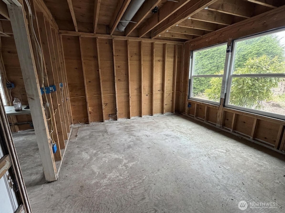 2915 98th Avenue Property Photo 4
