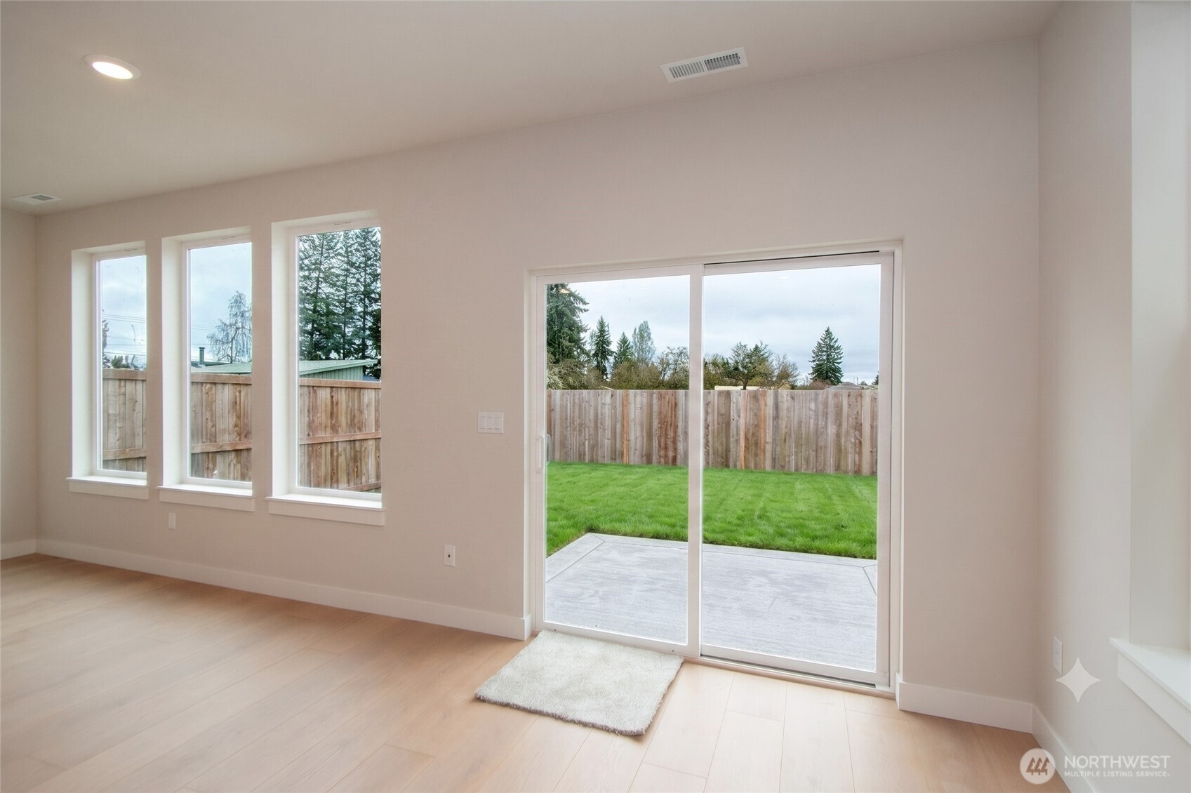 41 Sussex Court Property Photo 12