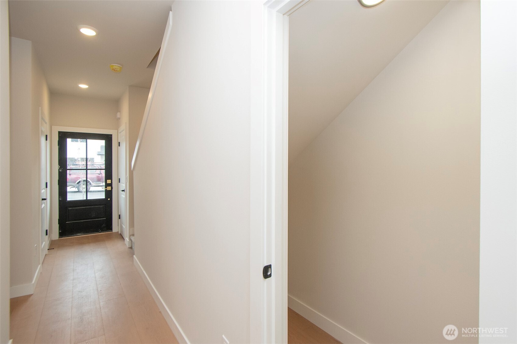 41 Sussex Court Property Photo 15