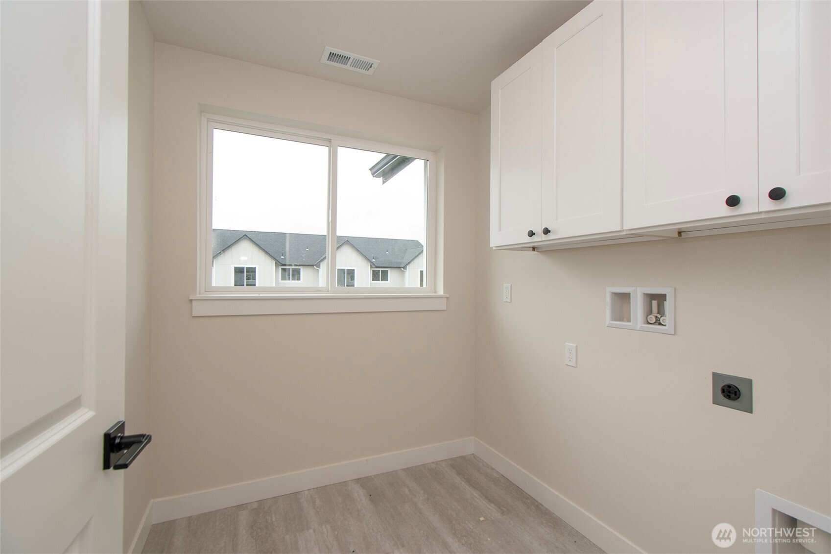 41 Sussex Court Property Photo 31