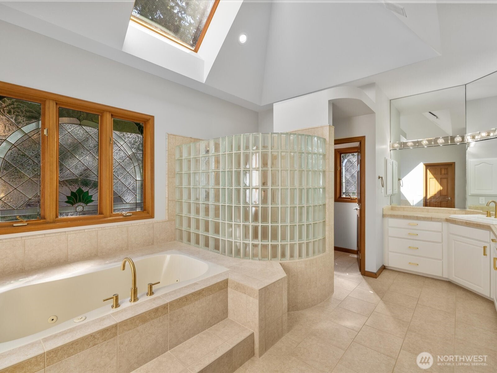 20421 Ne 66th Court Property Photo 20