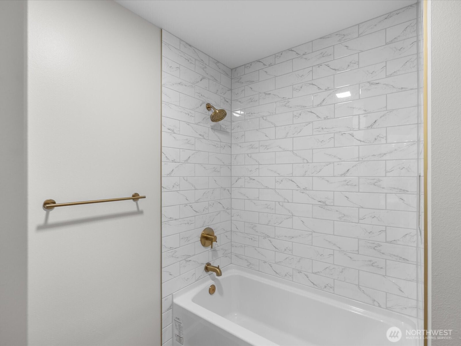 20421 Ne 66th Court Property Photo 31