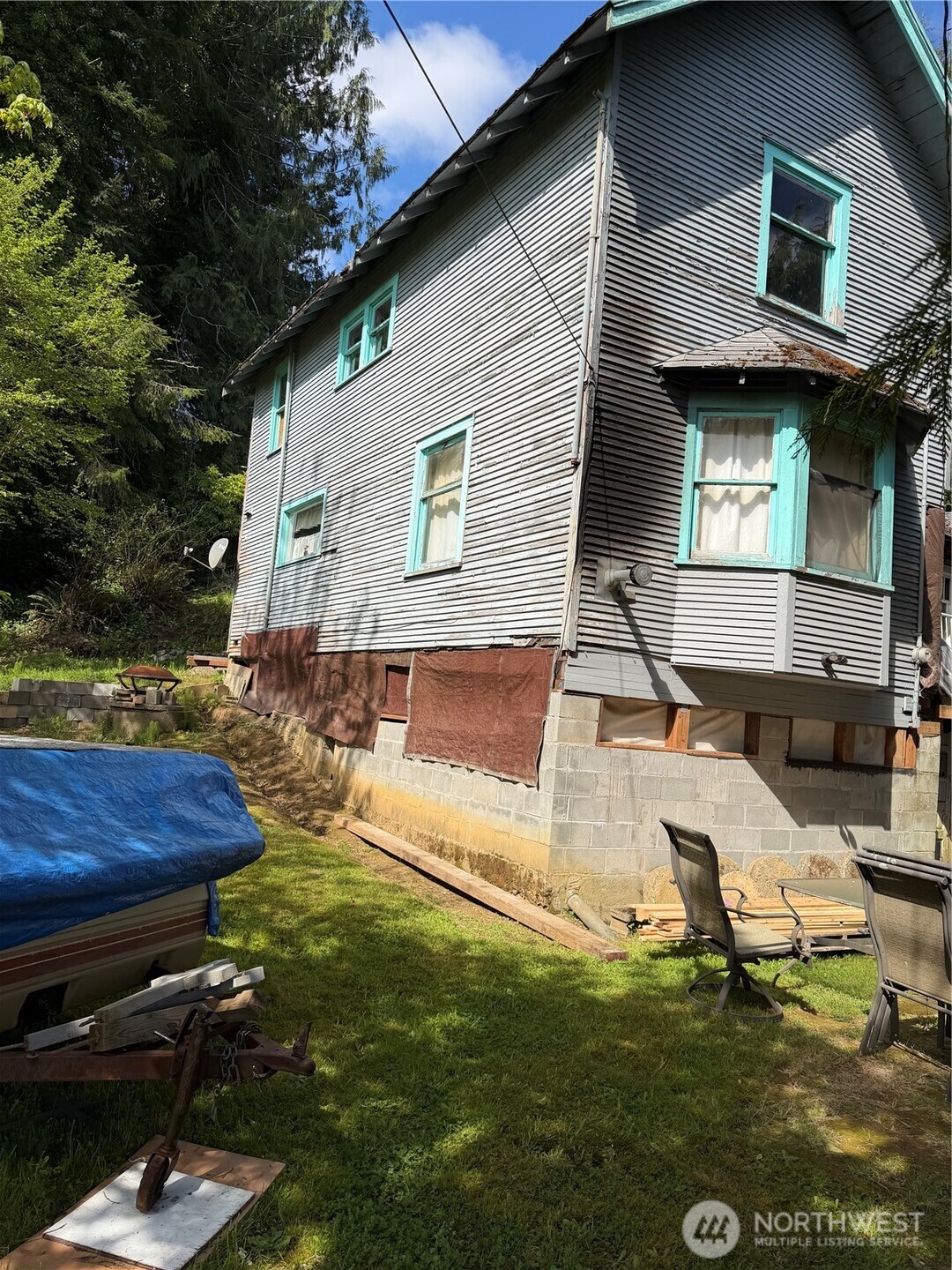 2833 Wishkah Road Property Photo 4