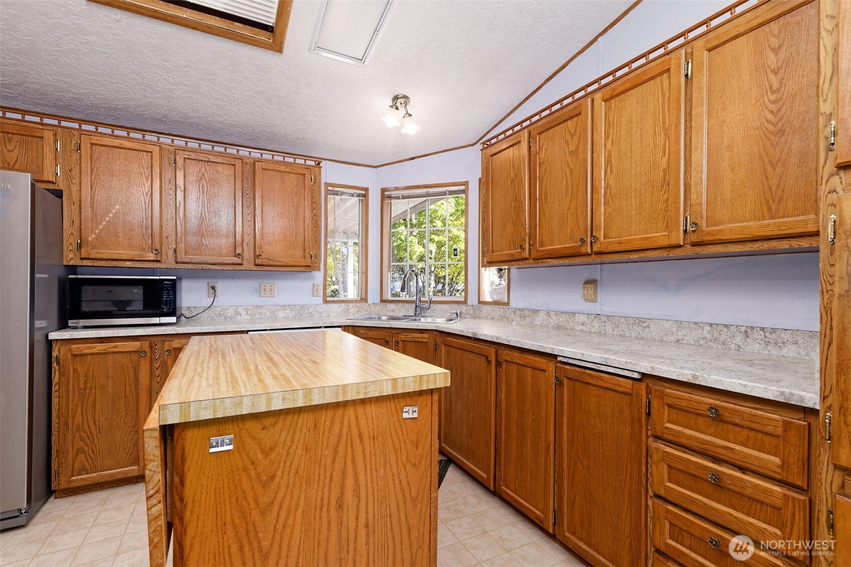 11 Donder Road Property Photo 8