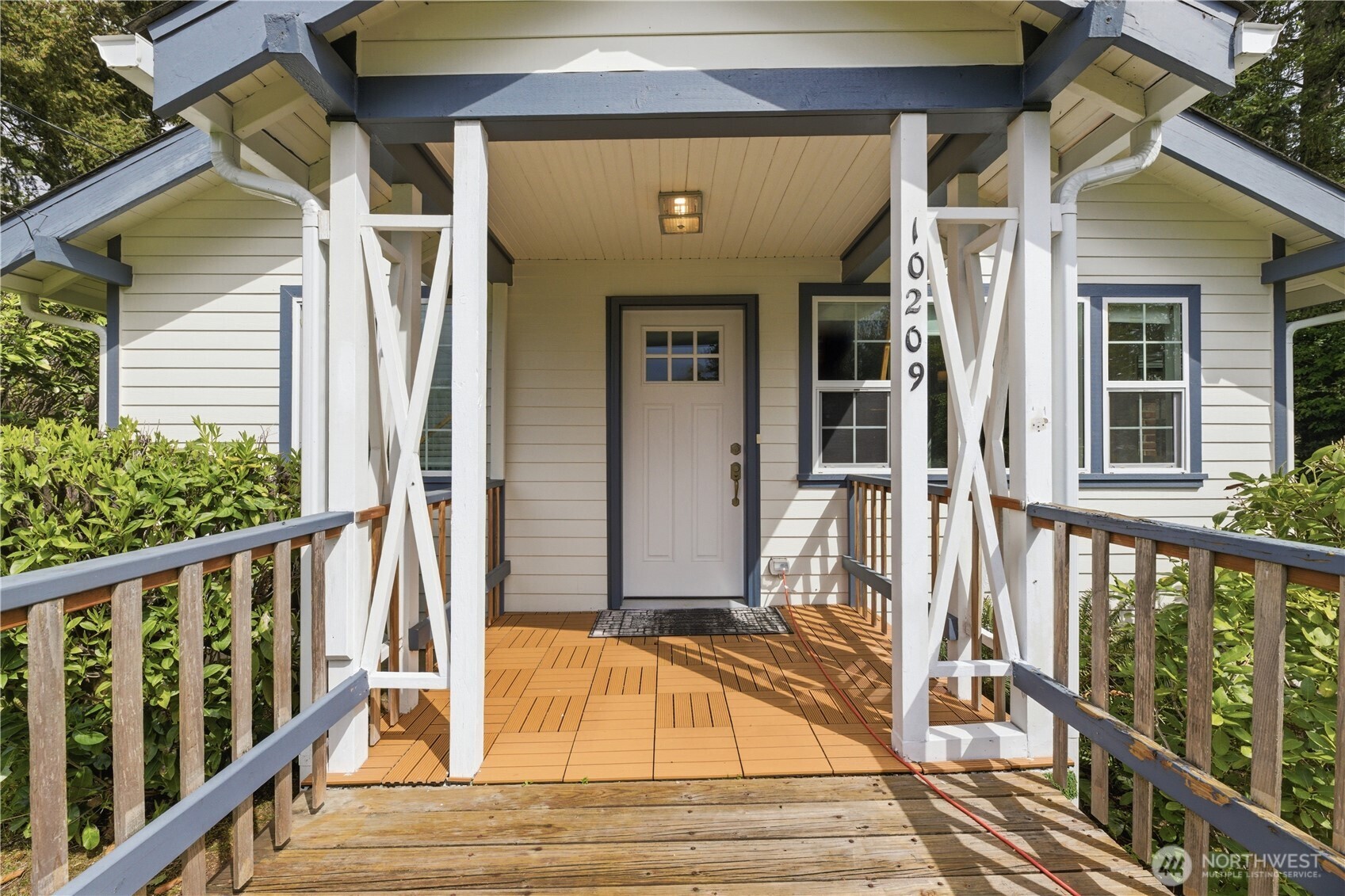 10209 A Street Property Photo 2