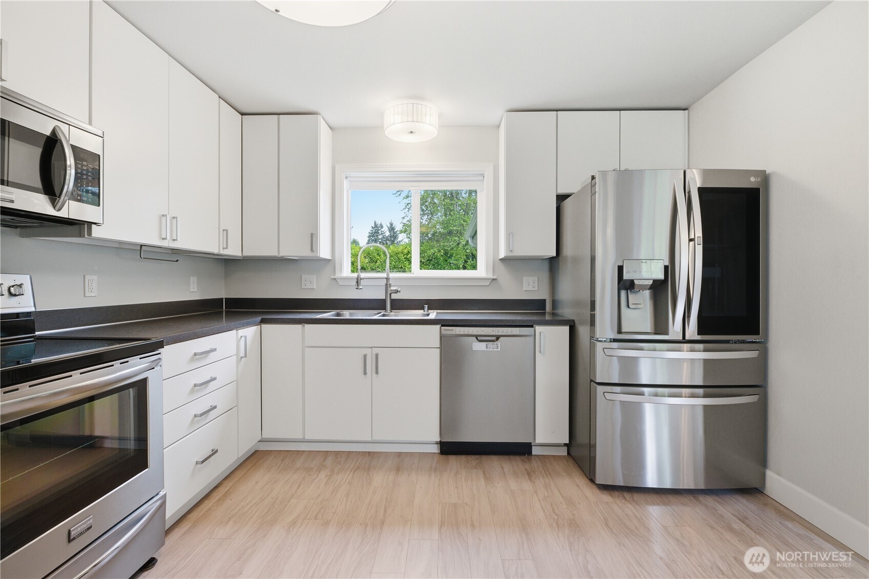 10209 A Street Property Photo 6