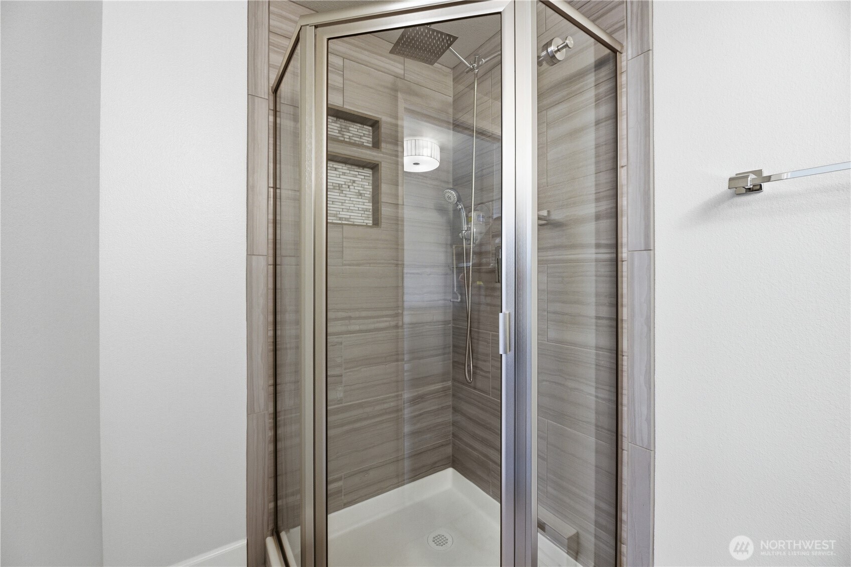 10209 A Street Property Photo 16