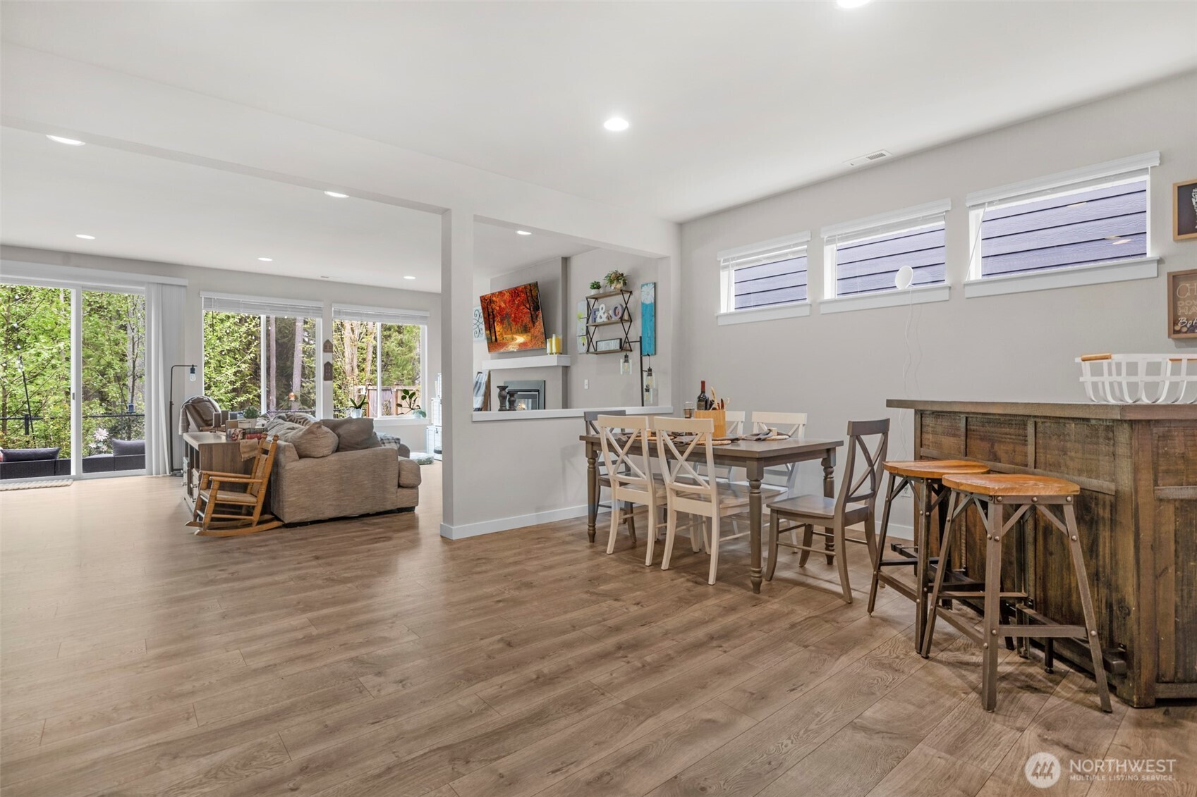 10507 35th Street Property Photo 5