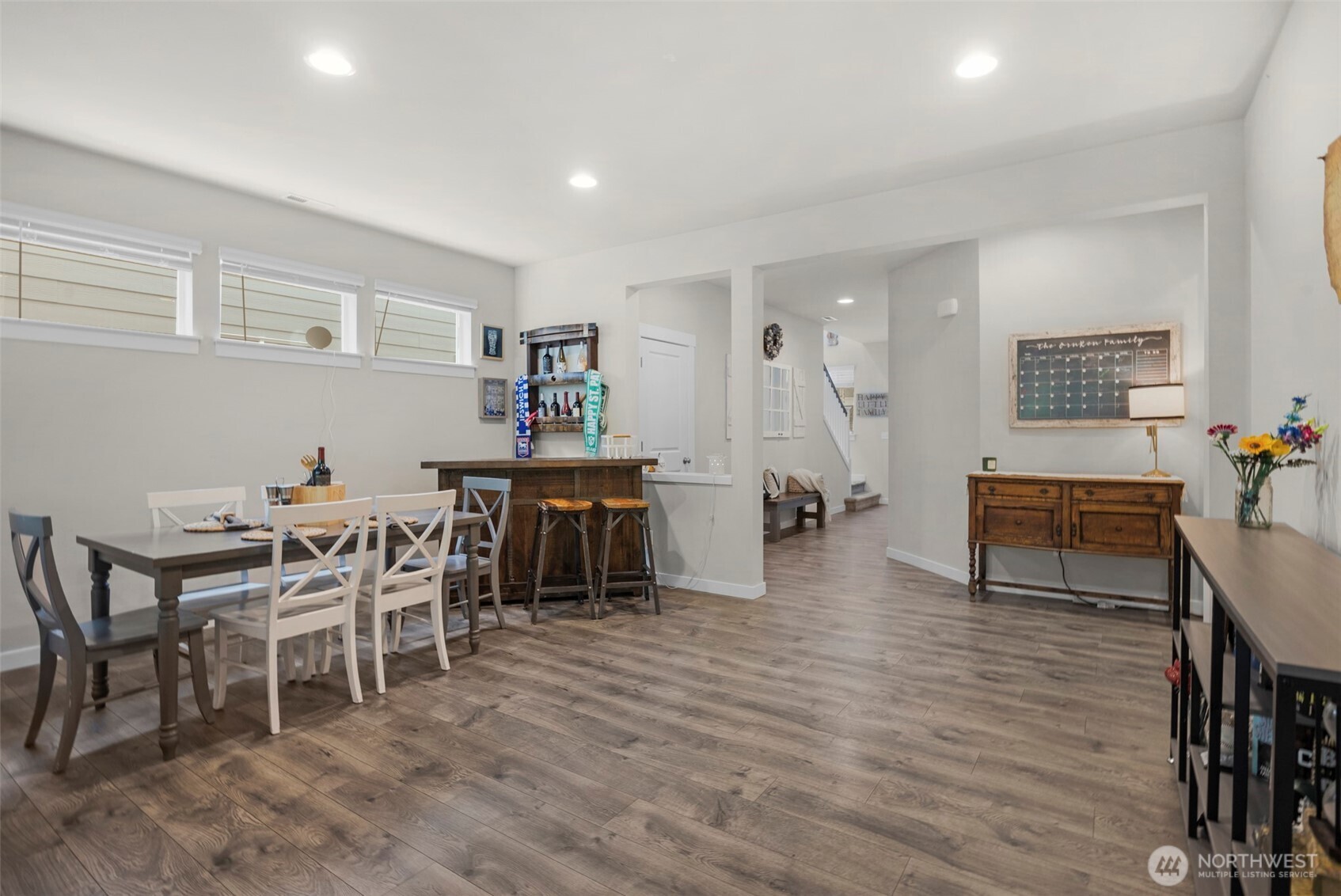 10507 35th Street Property Photo 6