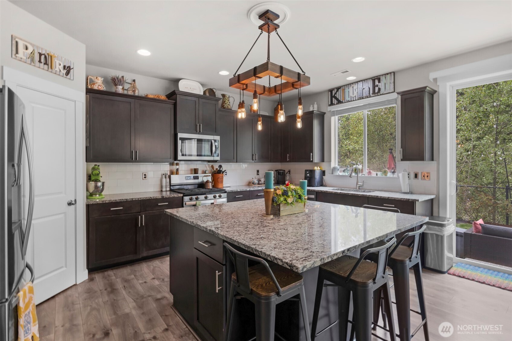 10507 35th Street Property Photo 7