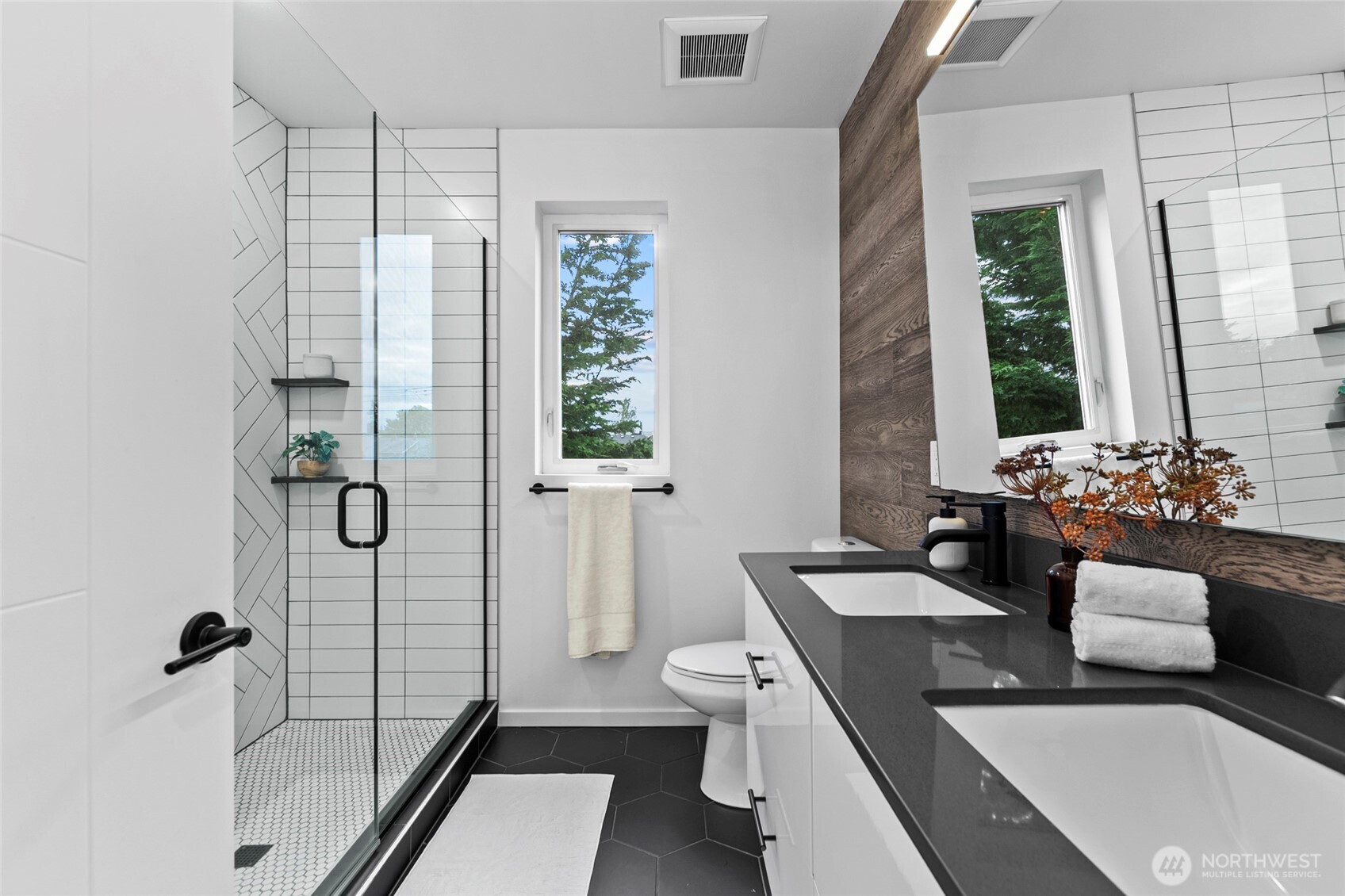 2612 E Yesler Way Property Photo 23