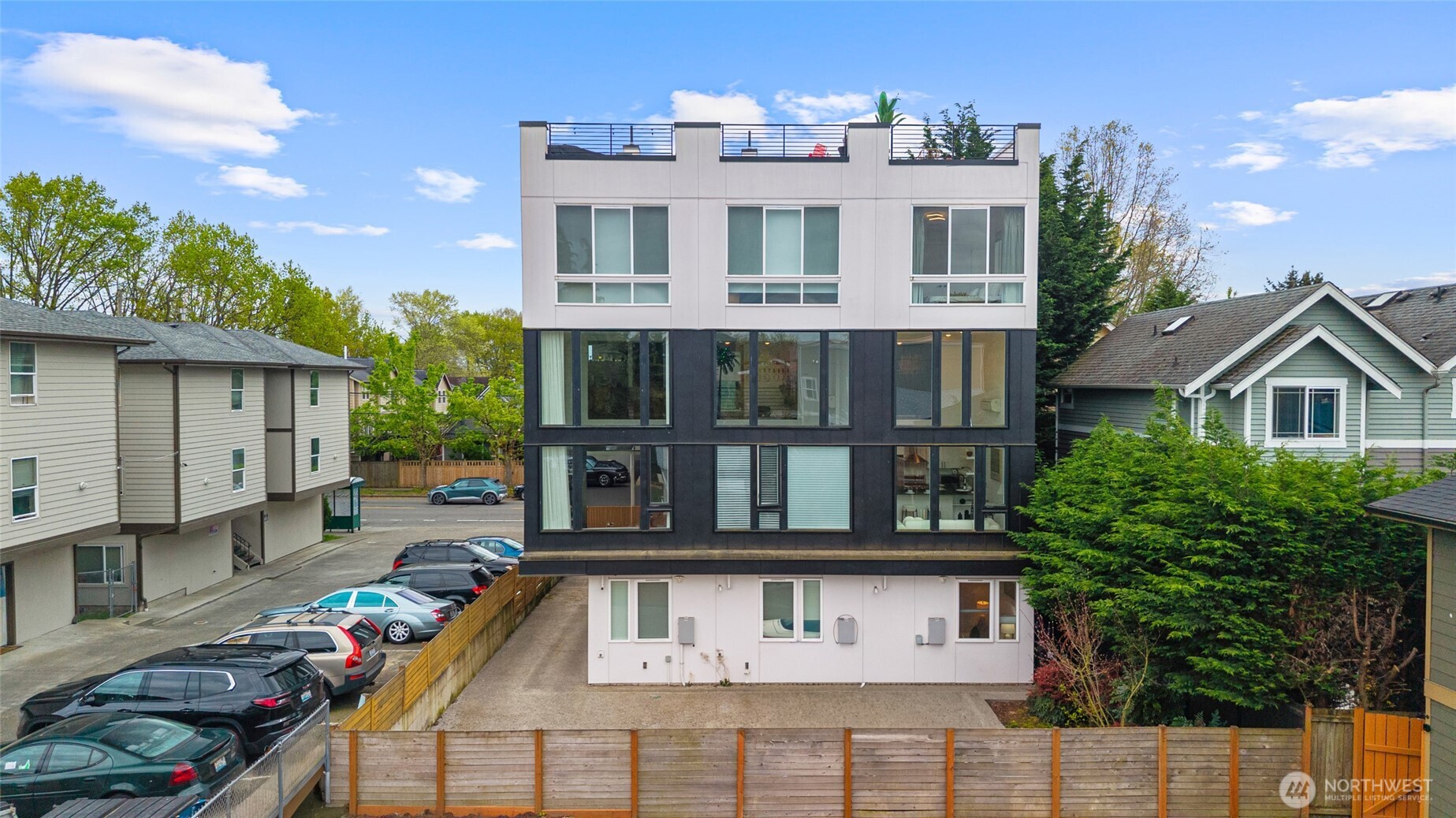 2612 E Yesler Way Property Photo 32