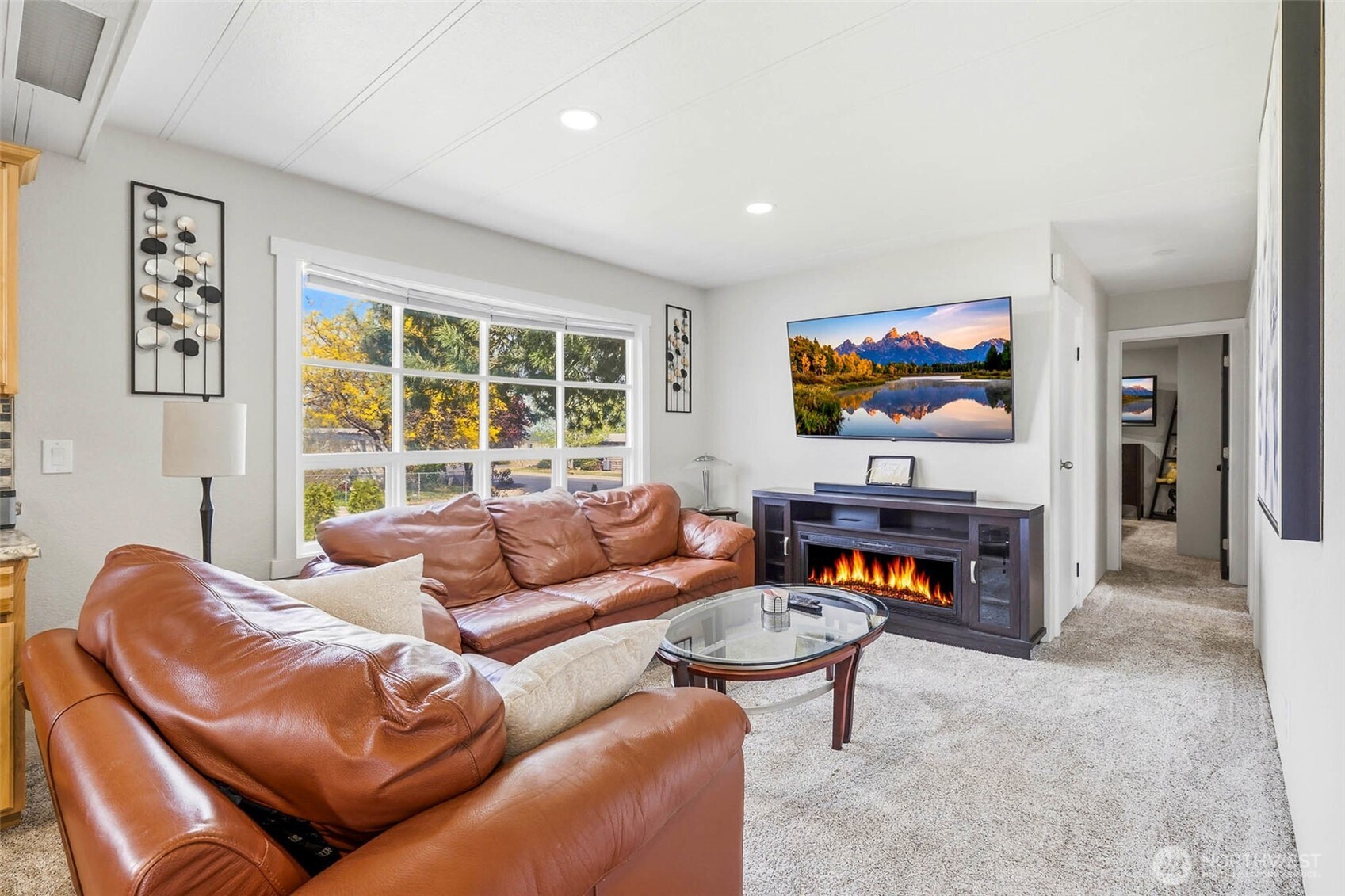 240 Skyline Drive Property Photo 3