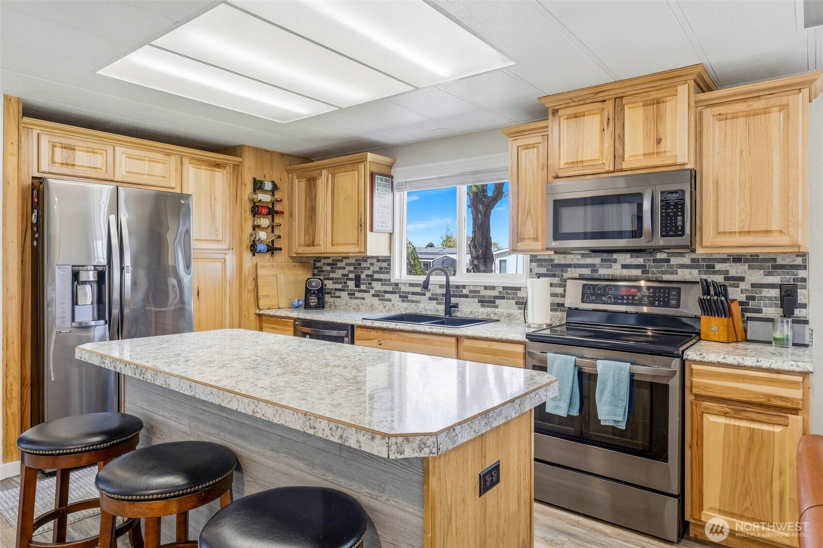240 Skyline Drive Property Photo 5