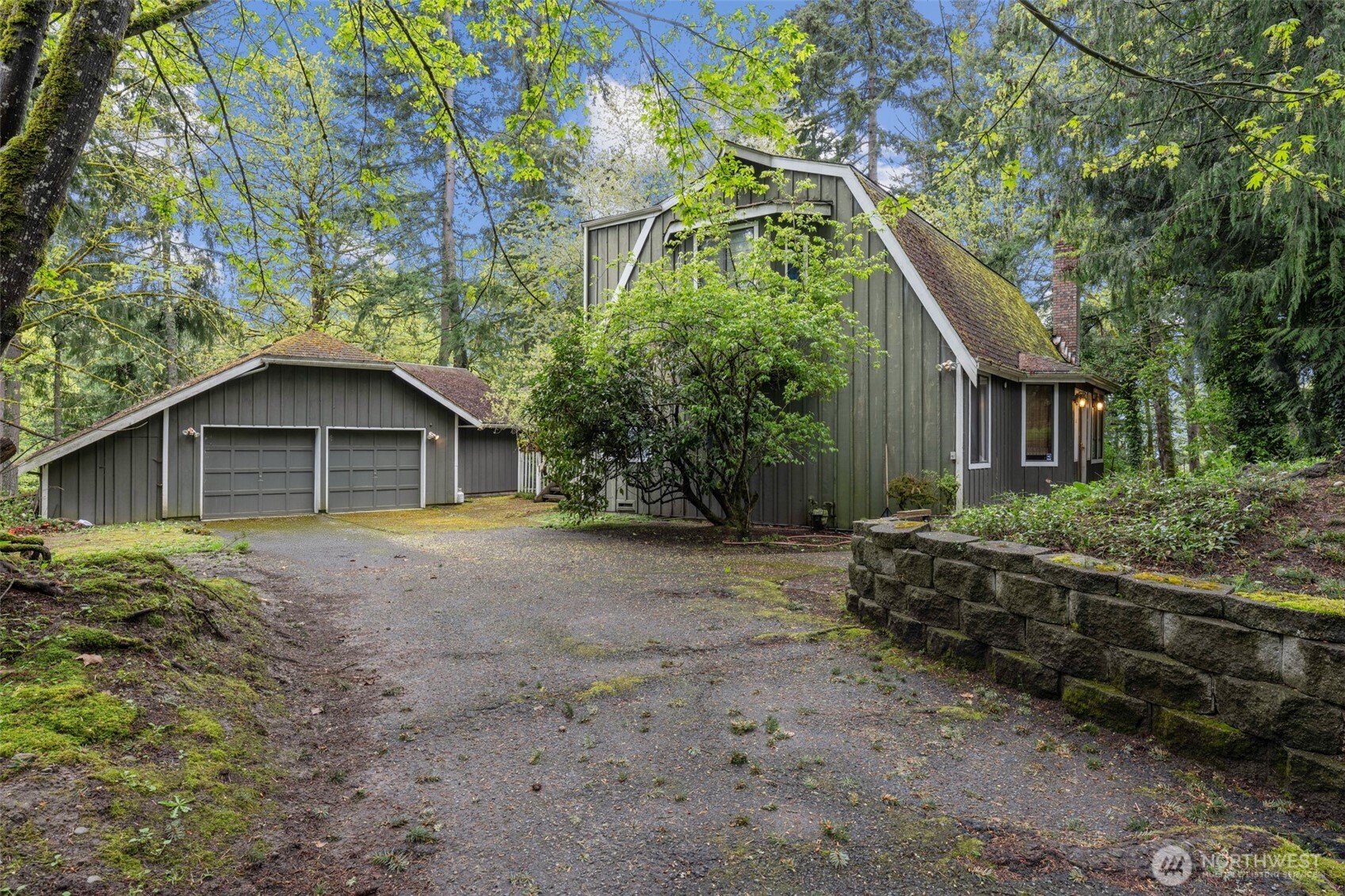 611 208th Avenue Property Photo 5