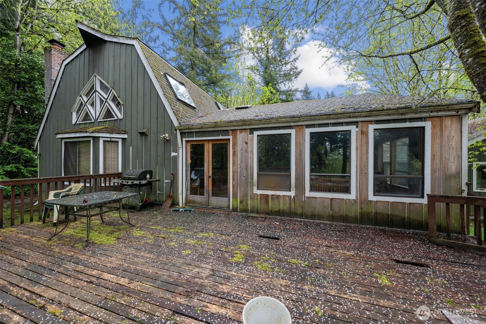 611 208th Avenue Property Photo 6