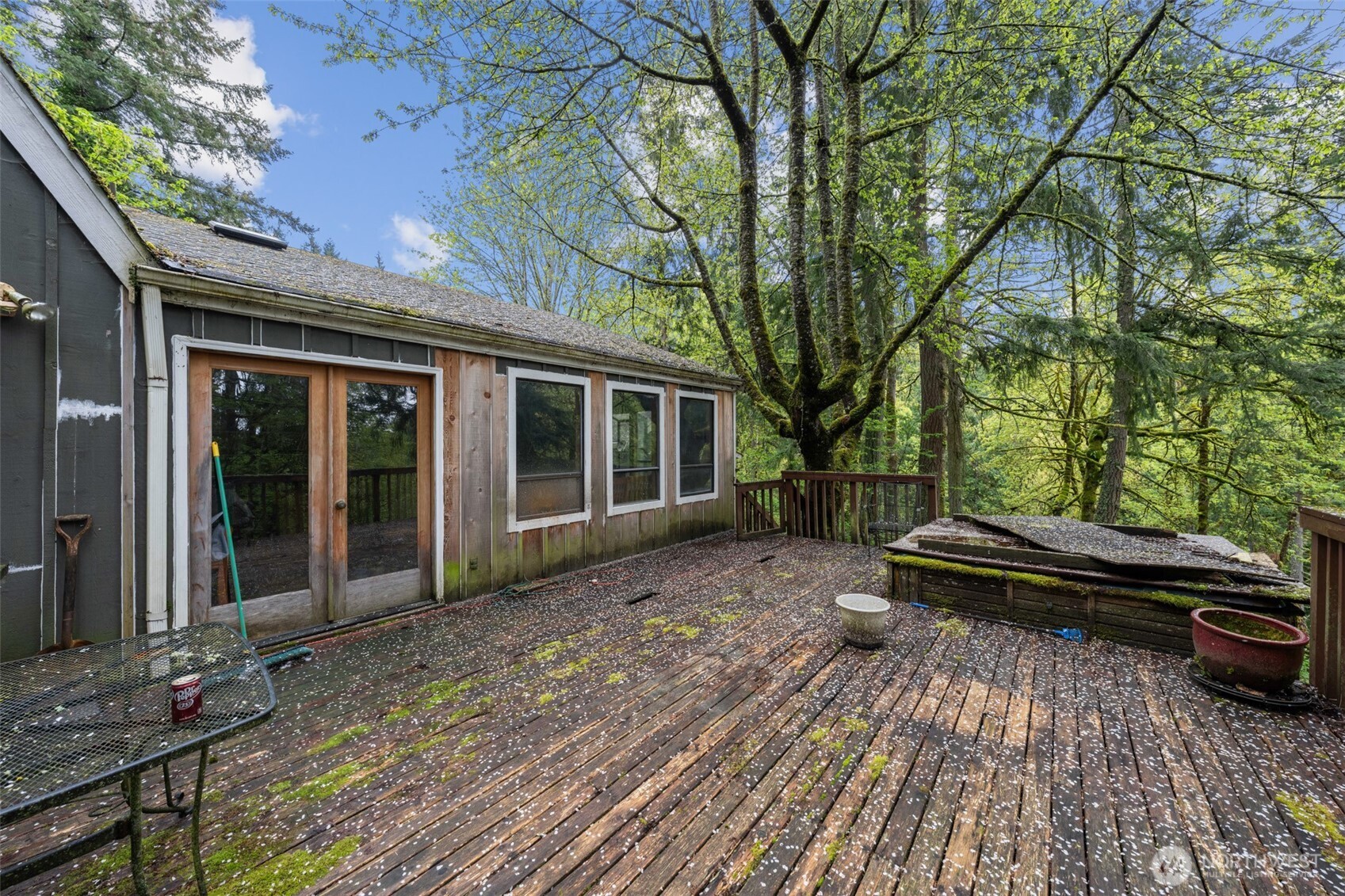 611 208th Avenue Property Photo 8
