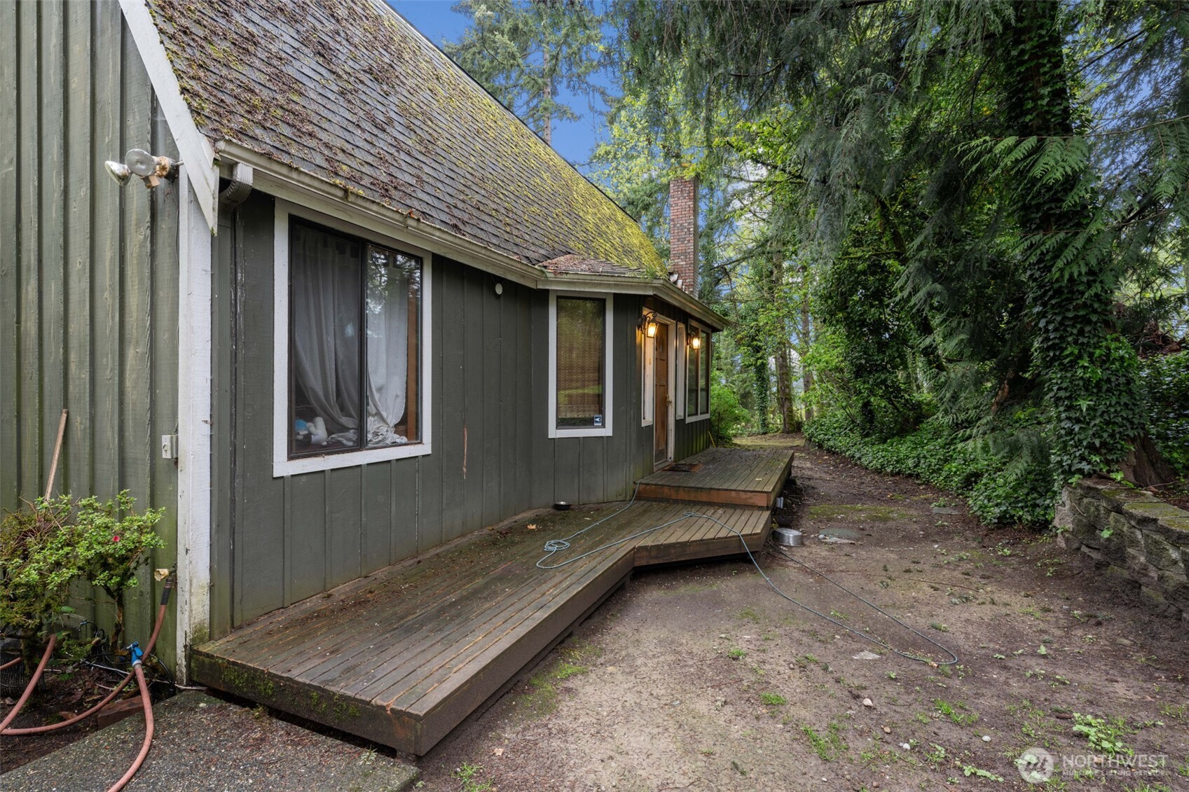 611 208th Avenue Property Photo 9