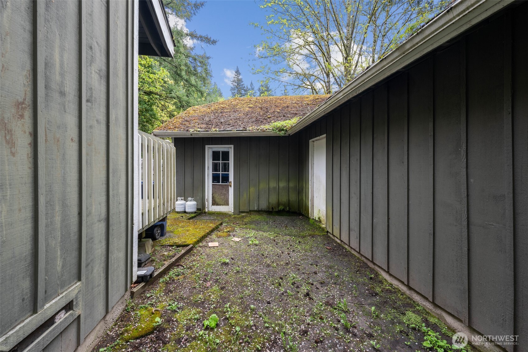 611 208th Avenue Property Photo 10