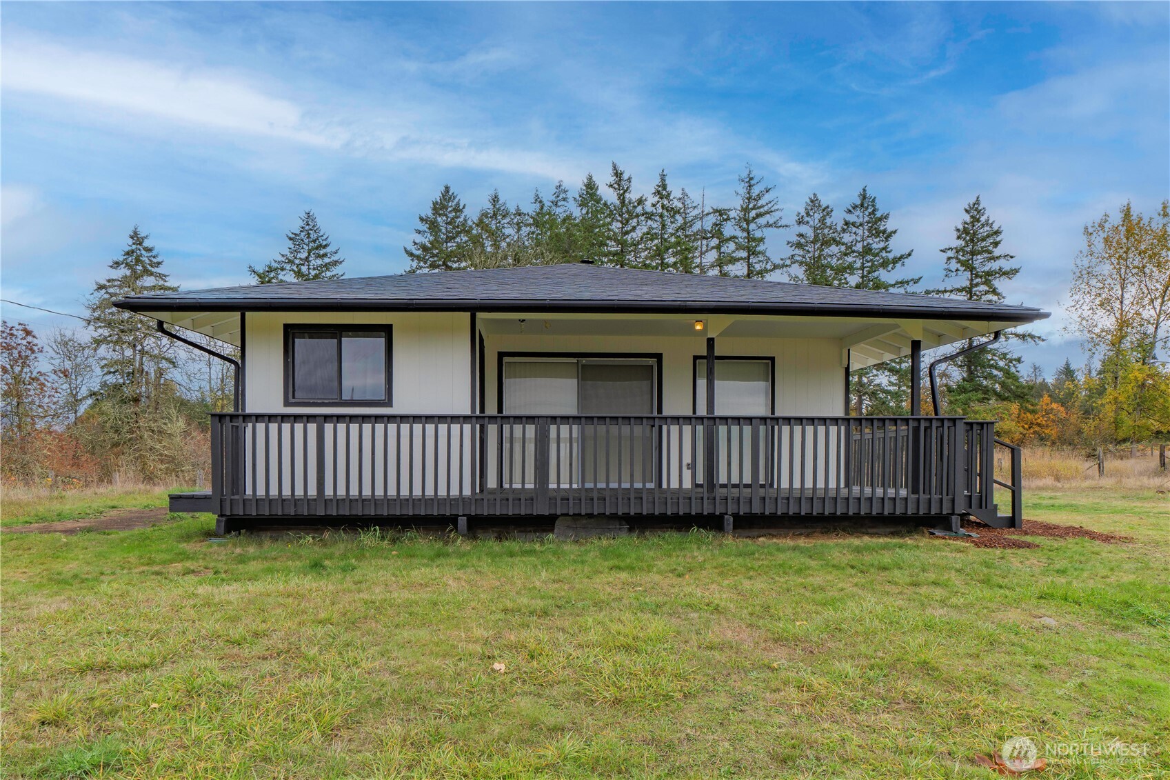 39411 Mountain Highway Property Photo 5