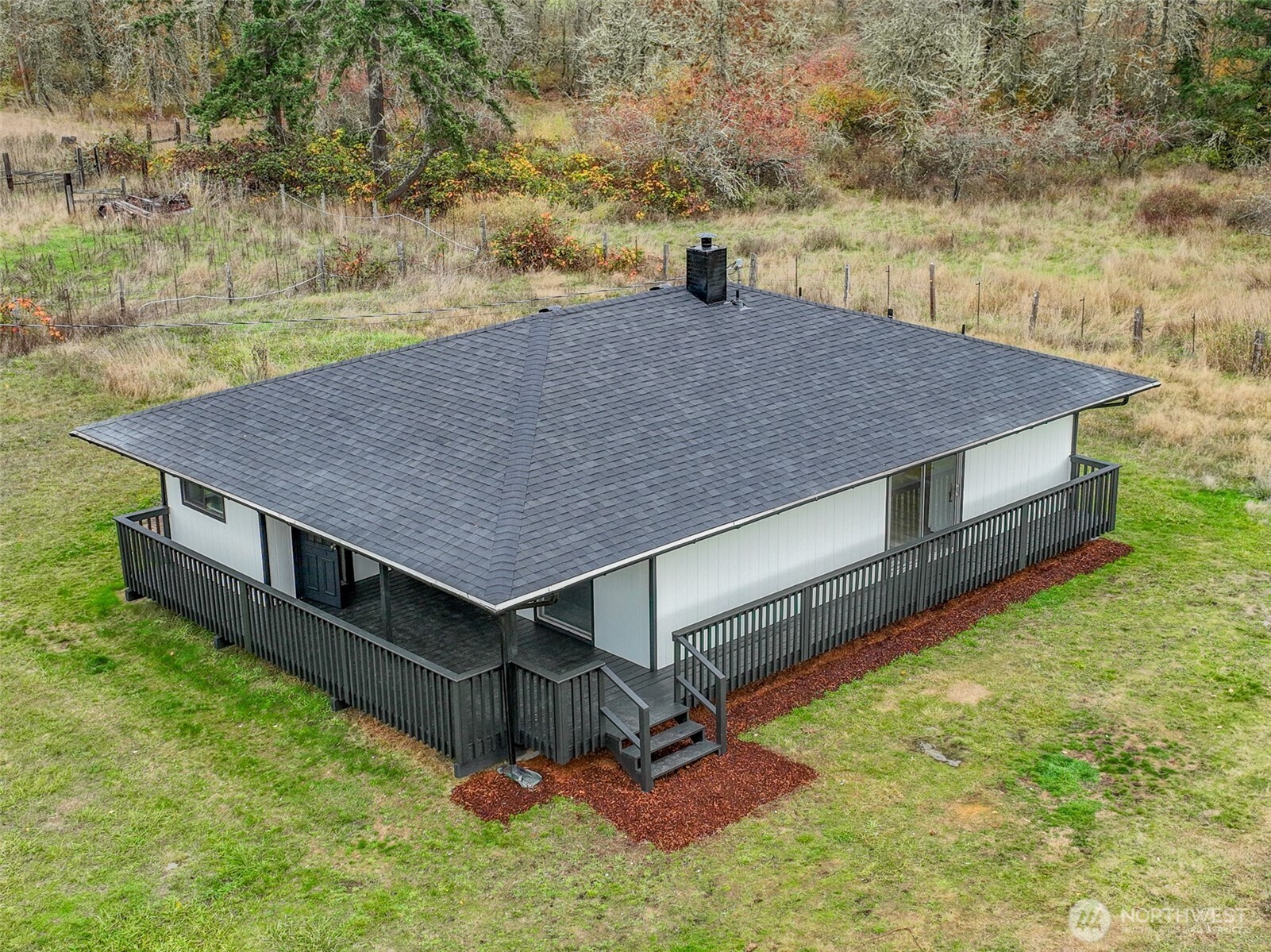 39411 Mountain Highway Property Photo 6