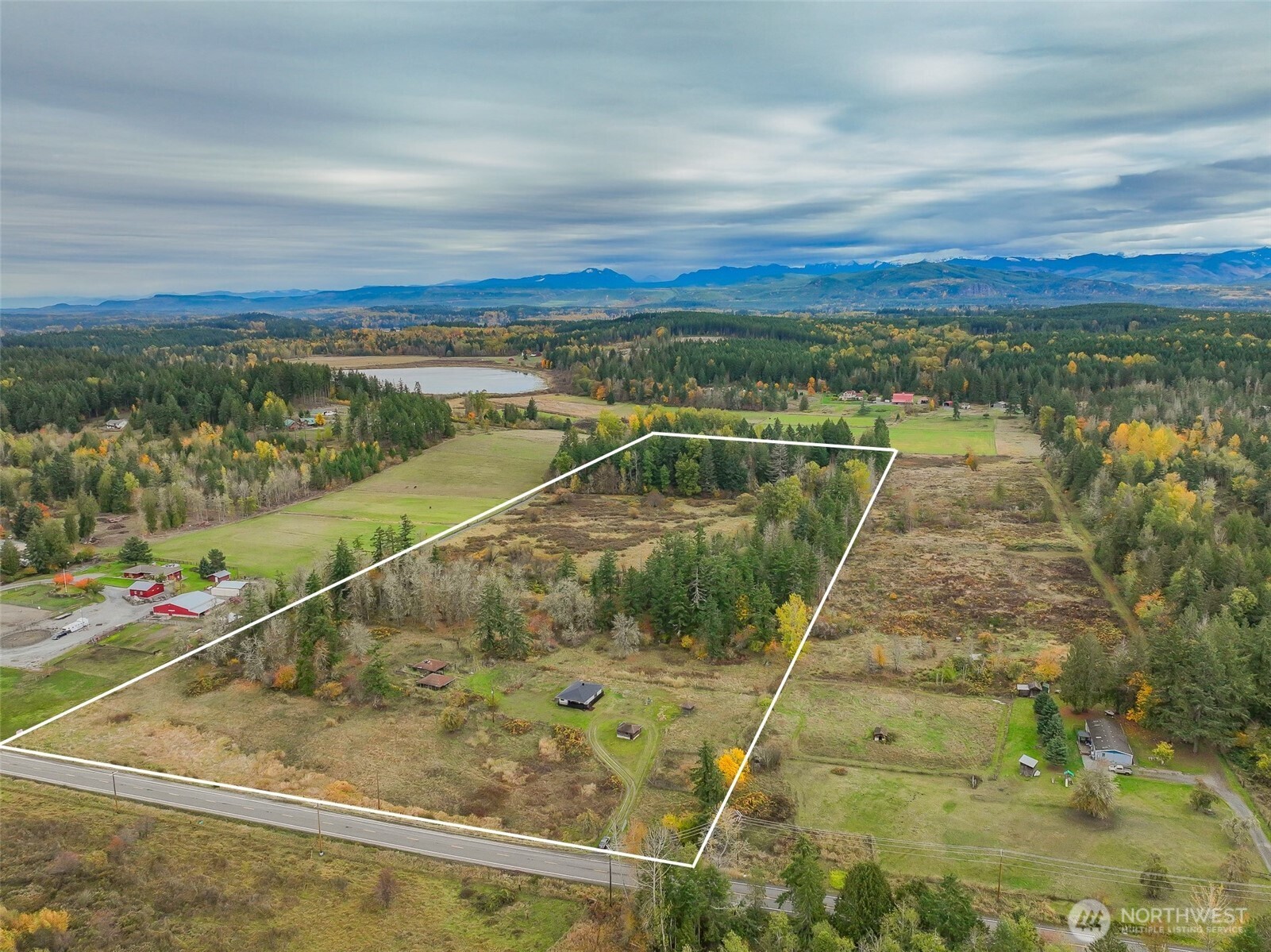 39411 Mountain Highway Property Photo 7