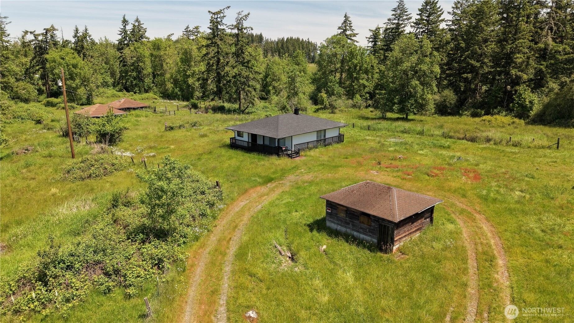 39411 Mountain Highway Property Photo 32
