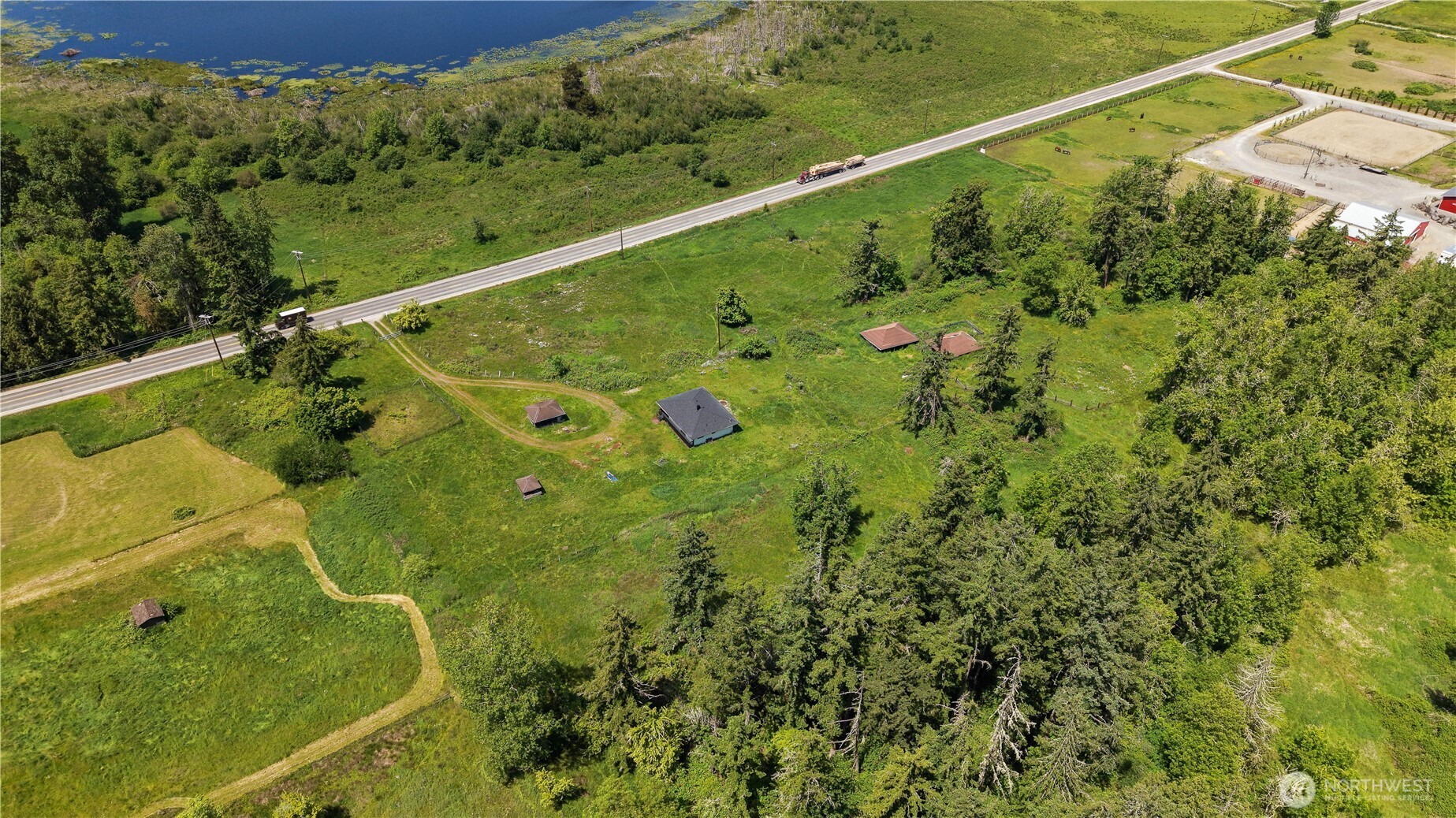 39411 Mountain Highway Property Photo 36