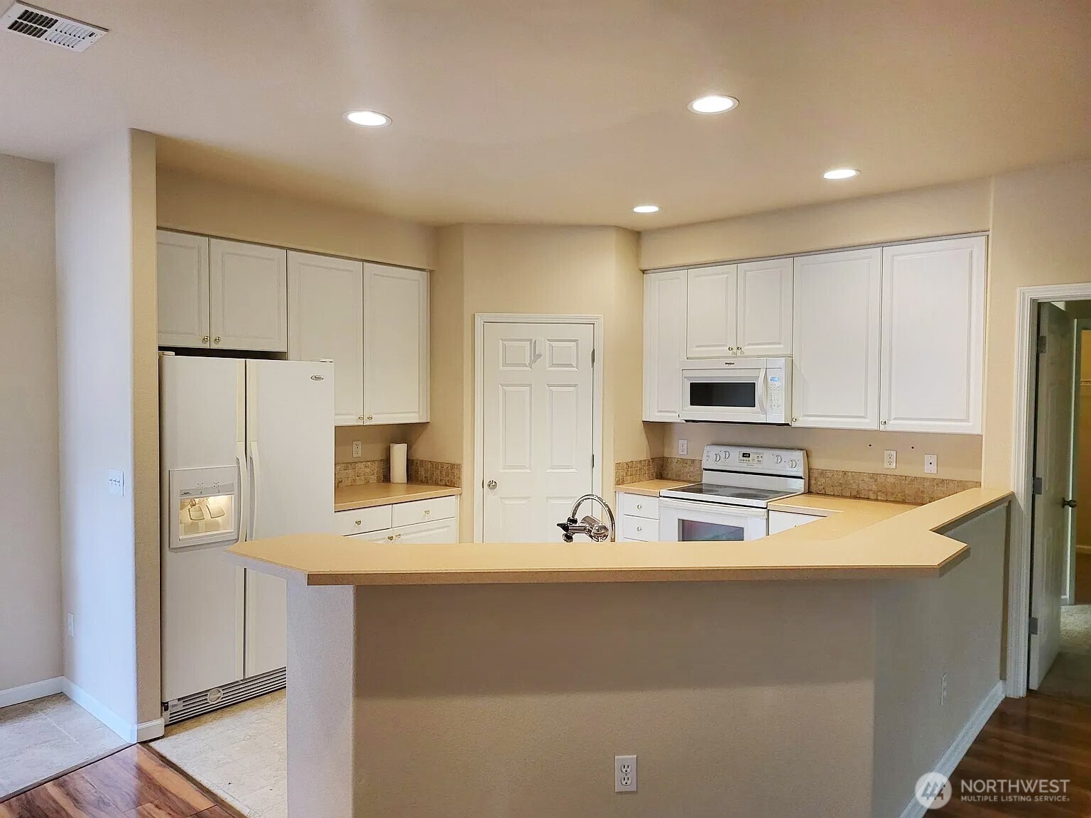 3301 Park Lane A Property Photo 2