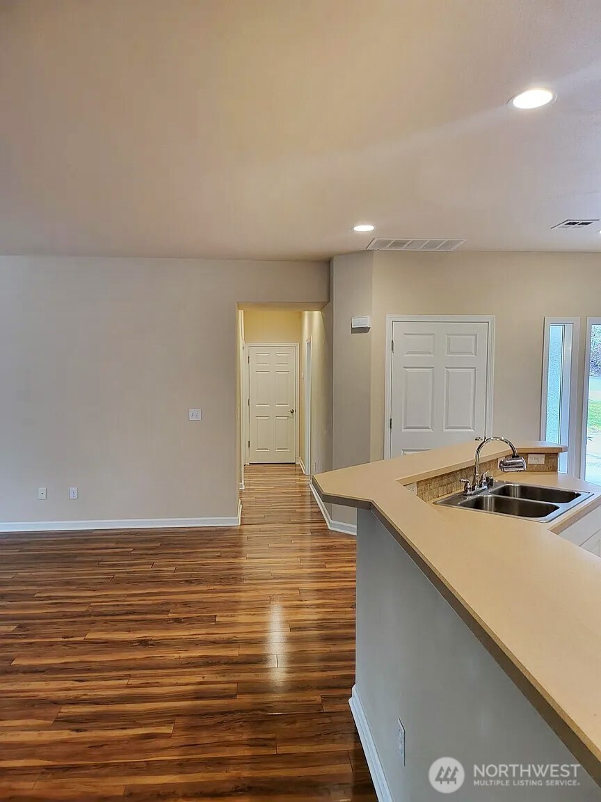 3301 Park Lane A Property Photo 6