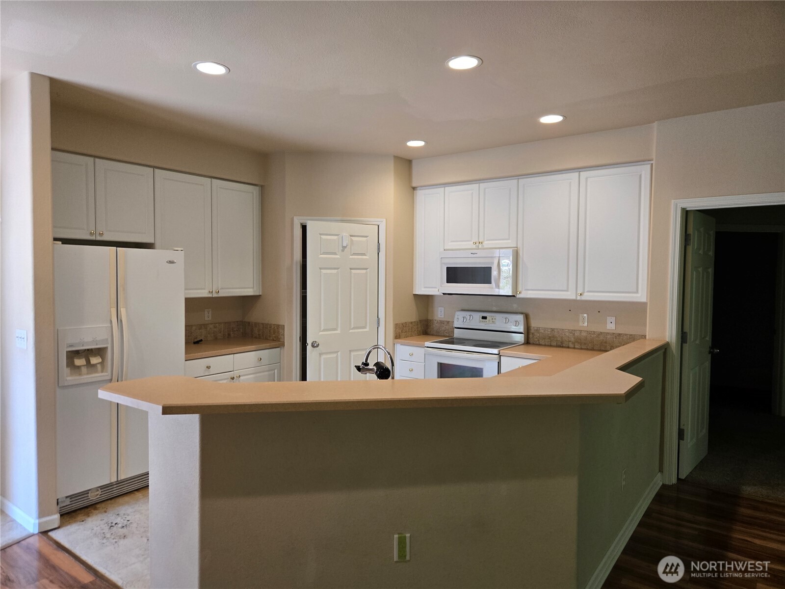 3301 Park Lane A Property Photo 9