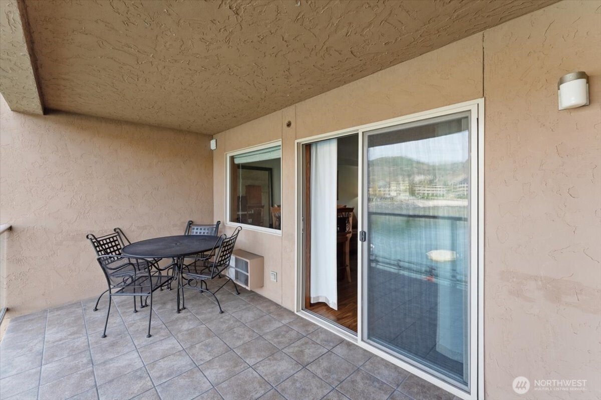 322 W Woodin Avenue 621 Property Photo 15