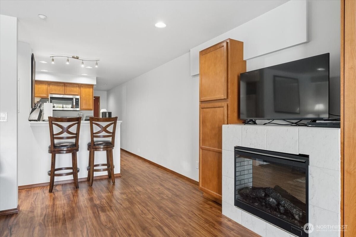 322 W Woodin Avenue 621 Property Photo 18