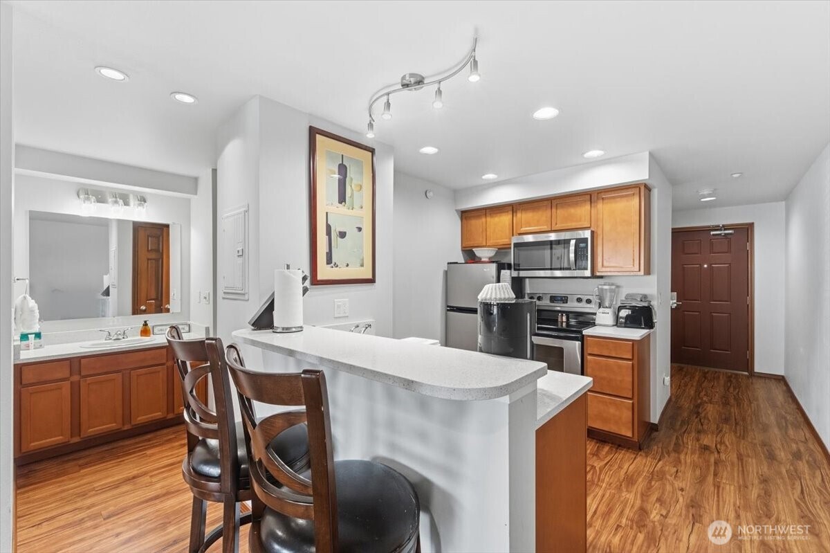 322 W Woodin Avenue 621 Property Photo 19