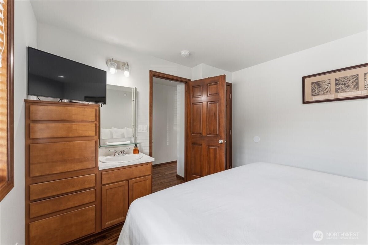 322 W Woodin Avenue 621 Property Photo 25