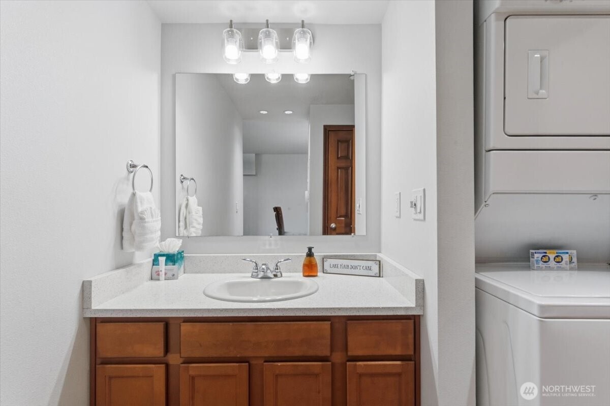 322 W Woodin Avenue 621 Property Photo 27