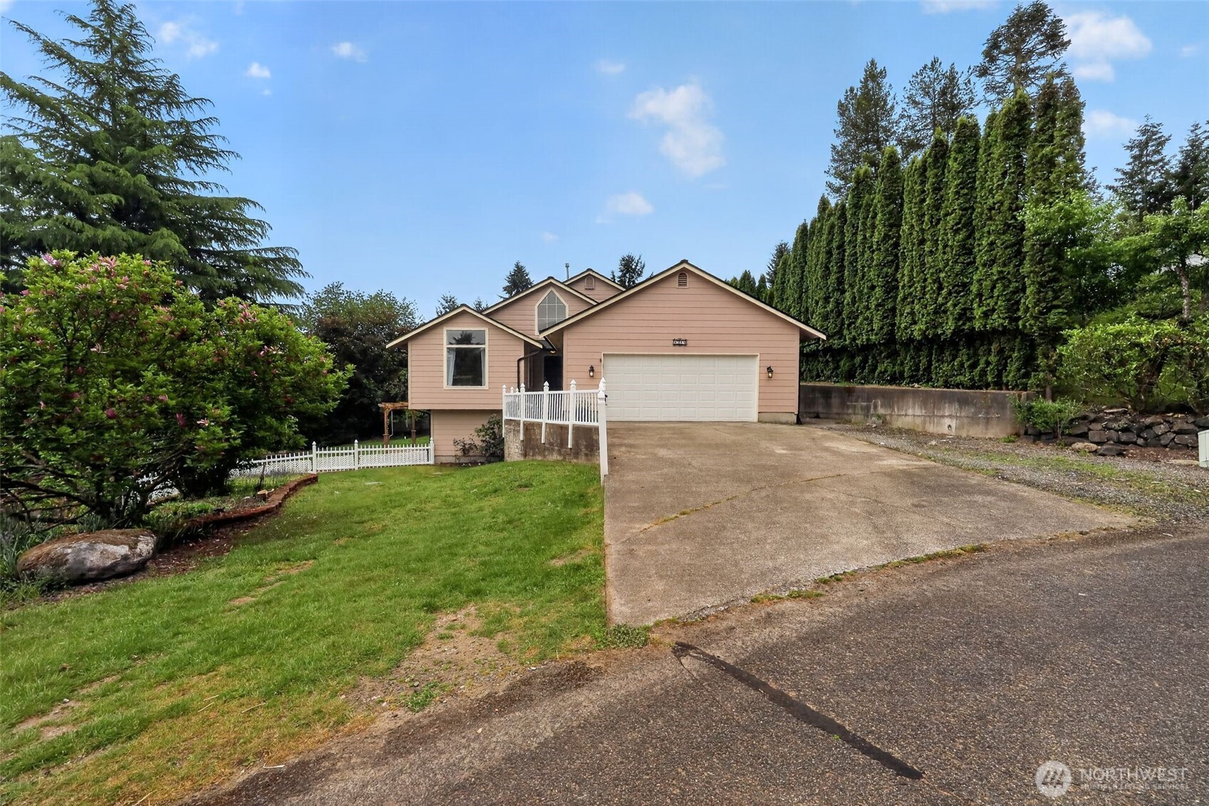 1314 Starlite Court Property Photo 2