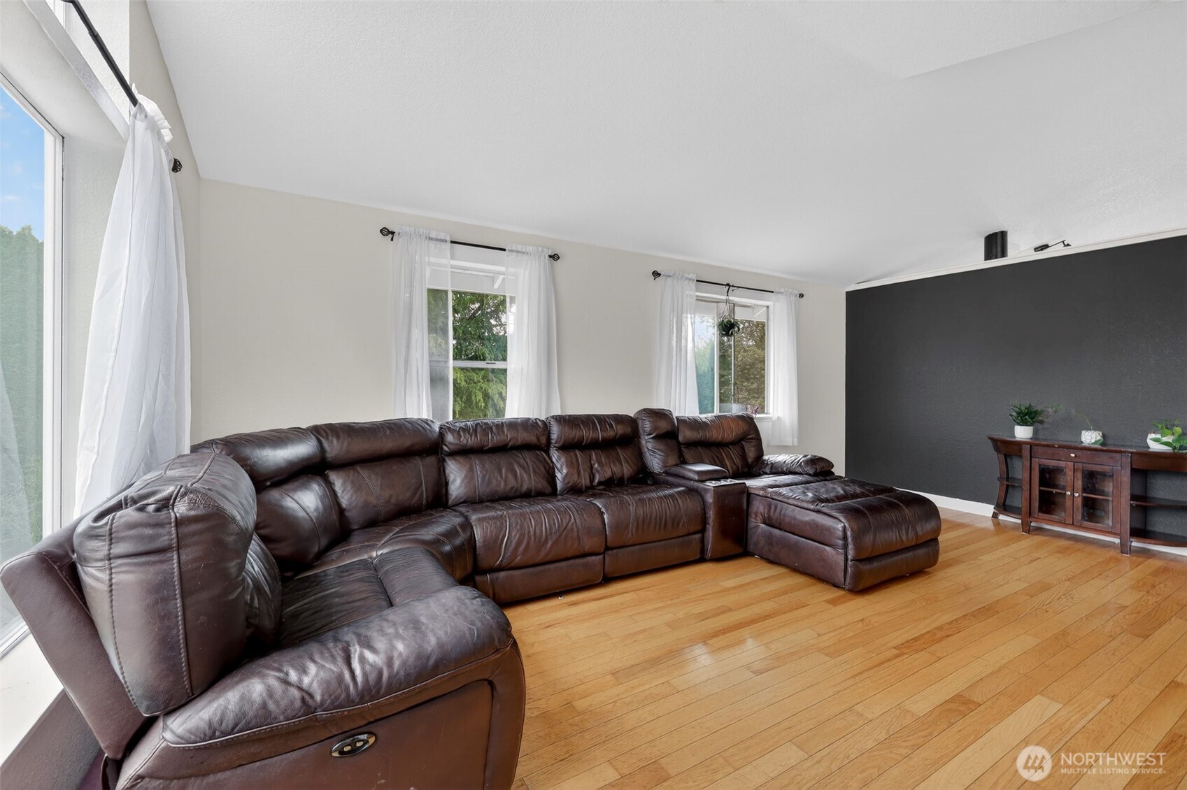 1314 Starlite Court Property Photo 5
