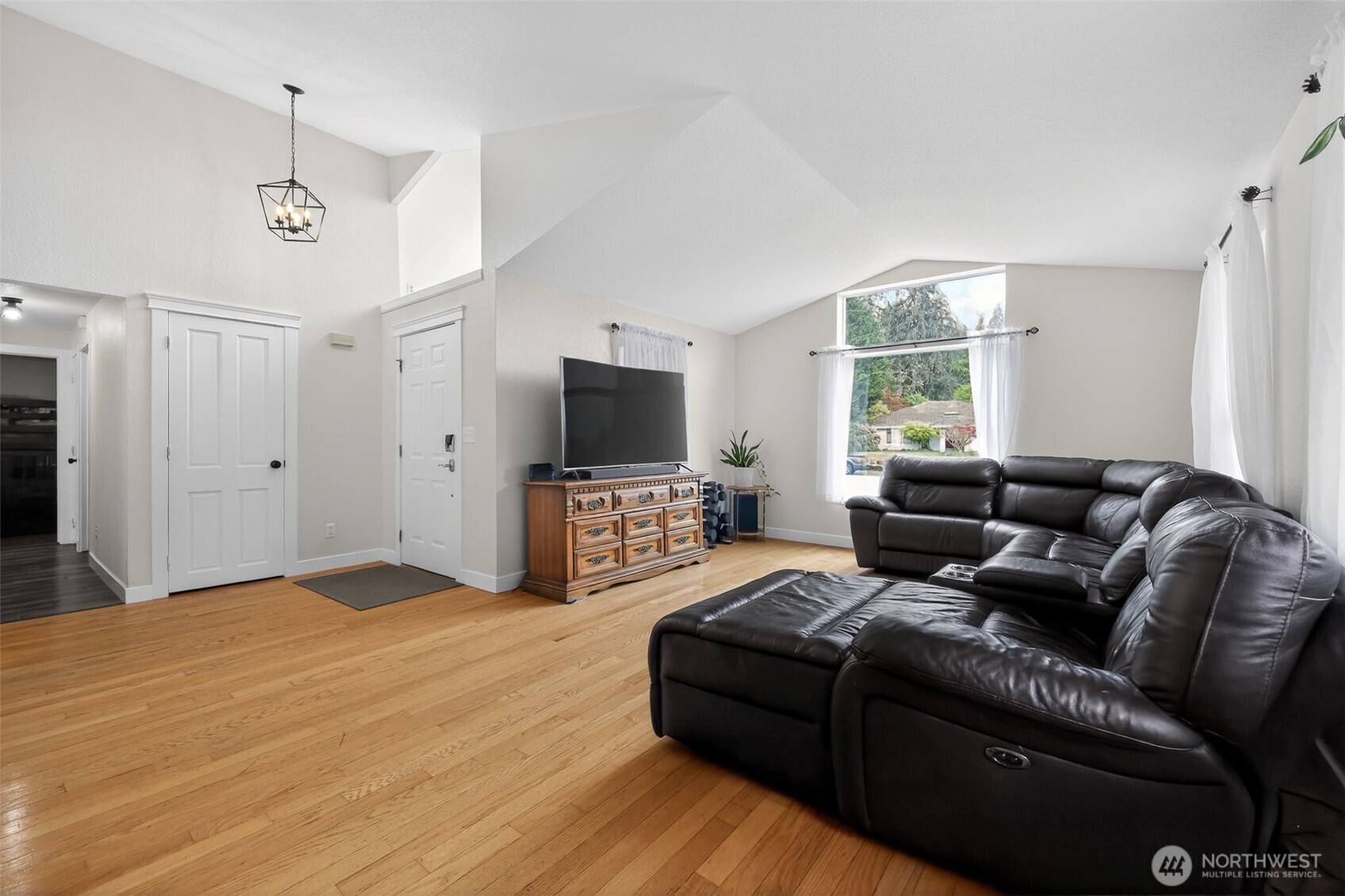 1314 Starlite Court Property Photo 7