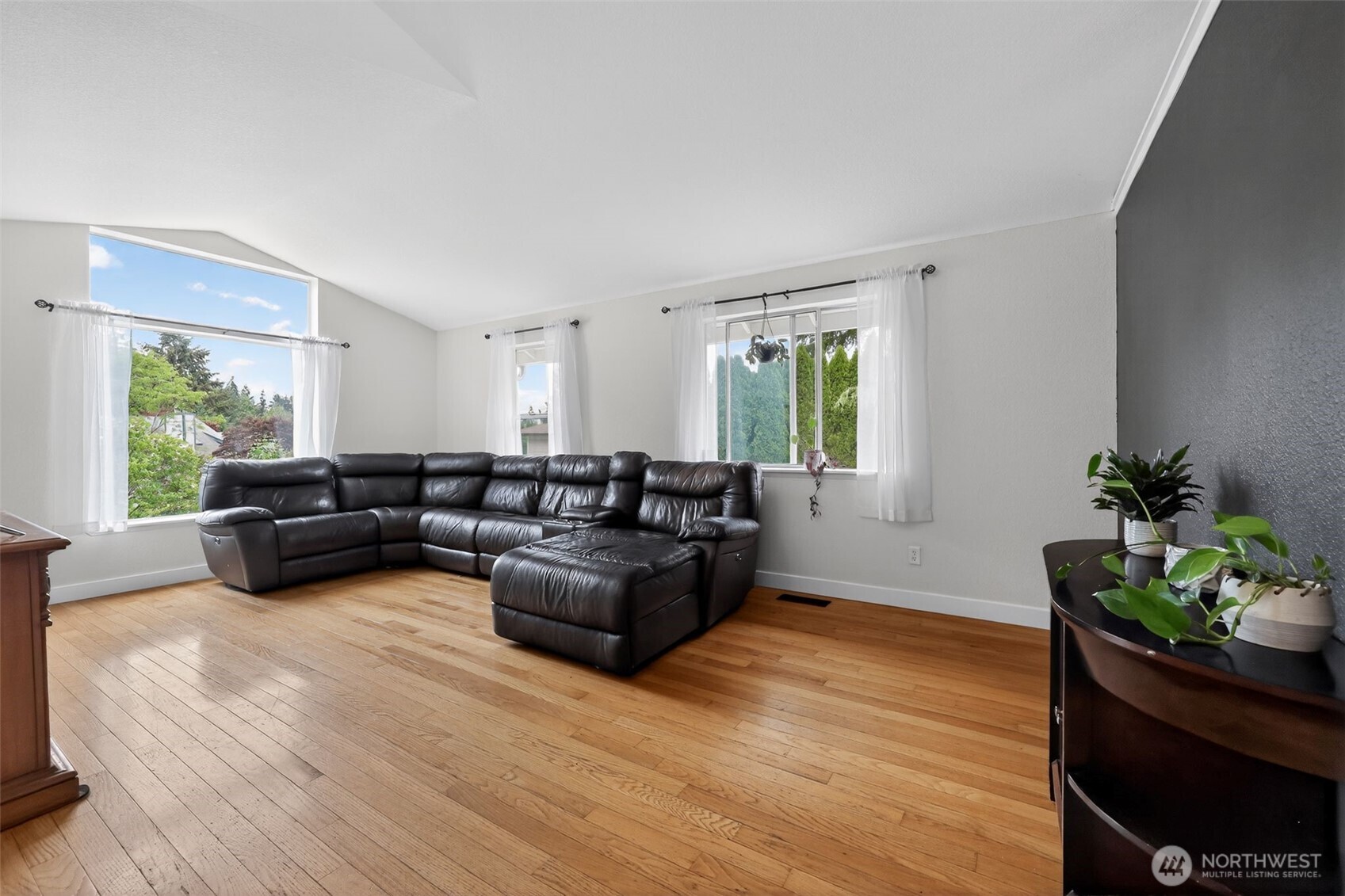 1314 Starlite Court Property Photo 8