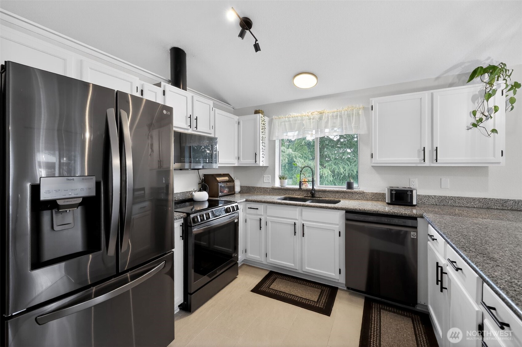 1314 Starlite Court Property Photo 12