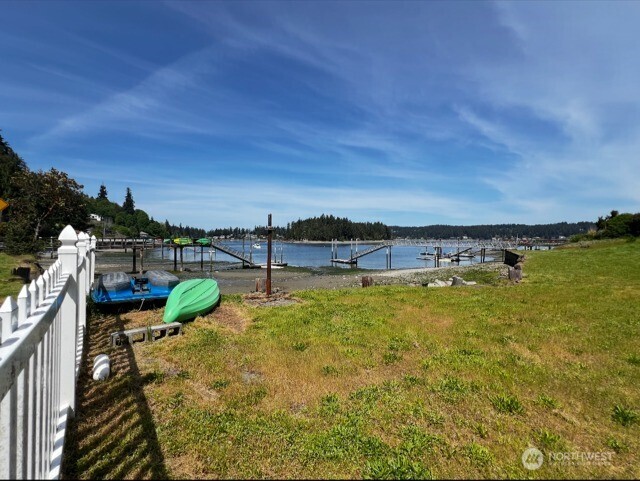582 North Shore Blvd Property Photo 5