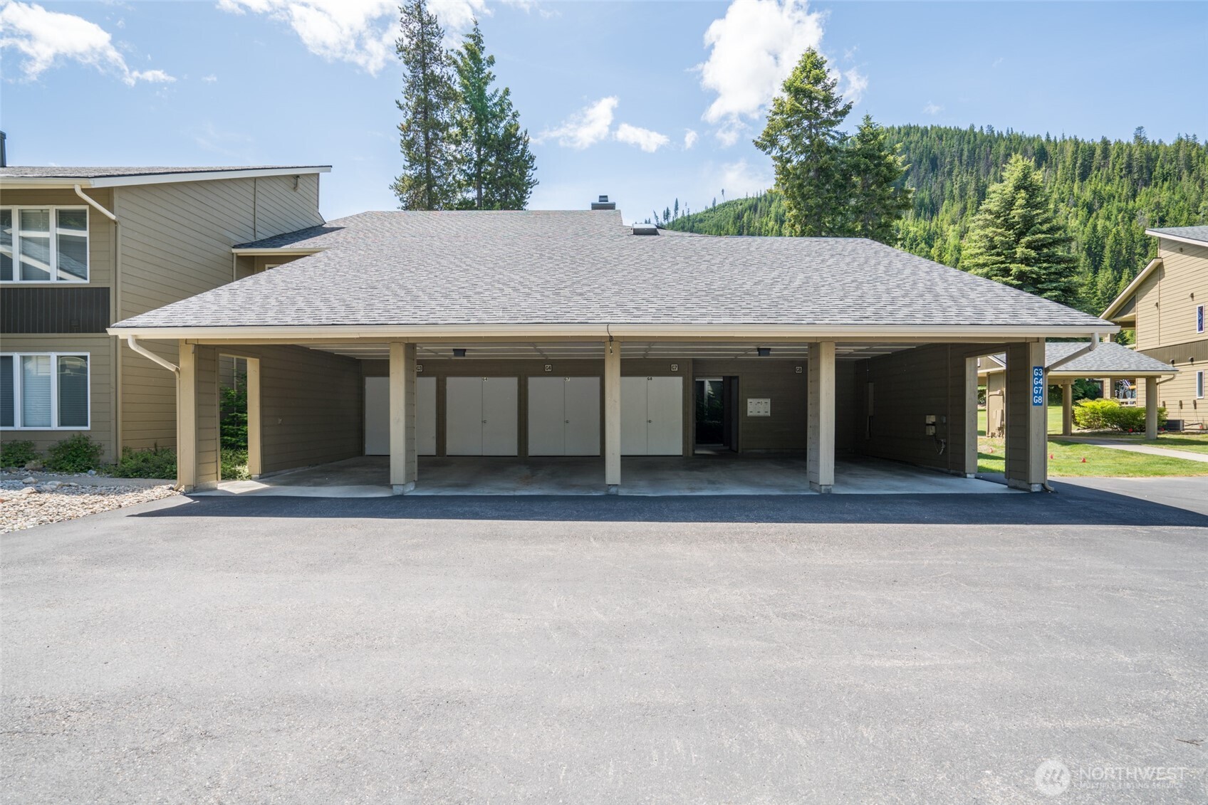 20795 Kahler Drive G7 Property Photo 4