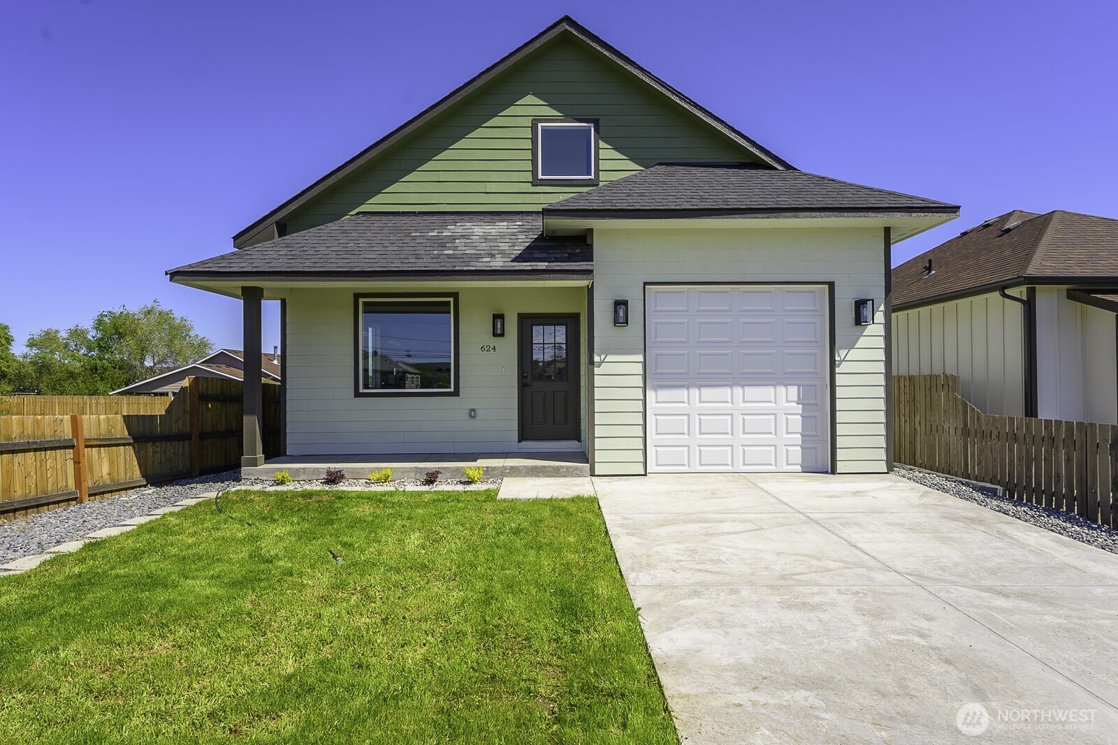 624 Aster Street Property Photo 1