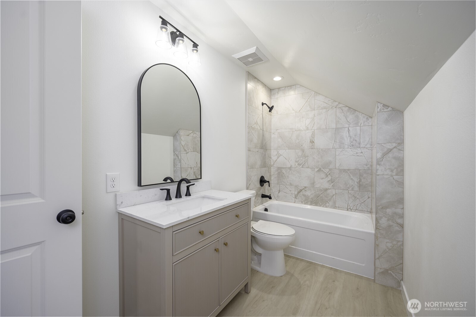 624 Aster Street Property Photo 23
